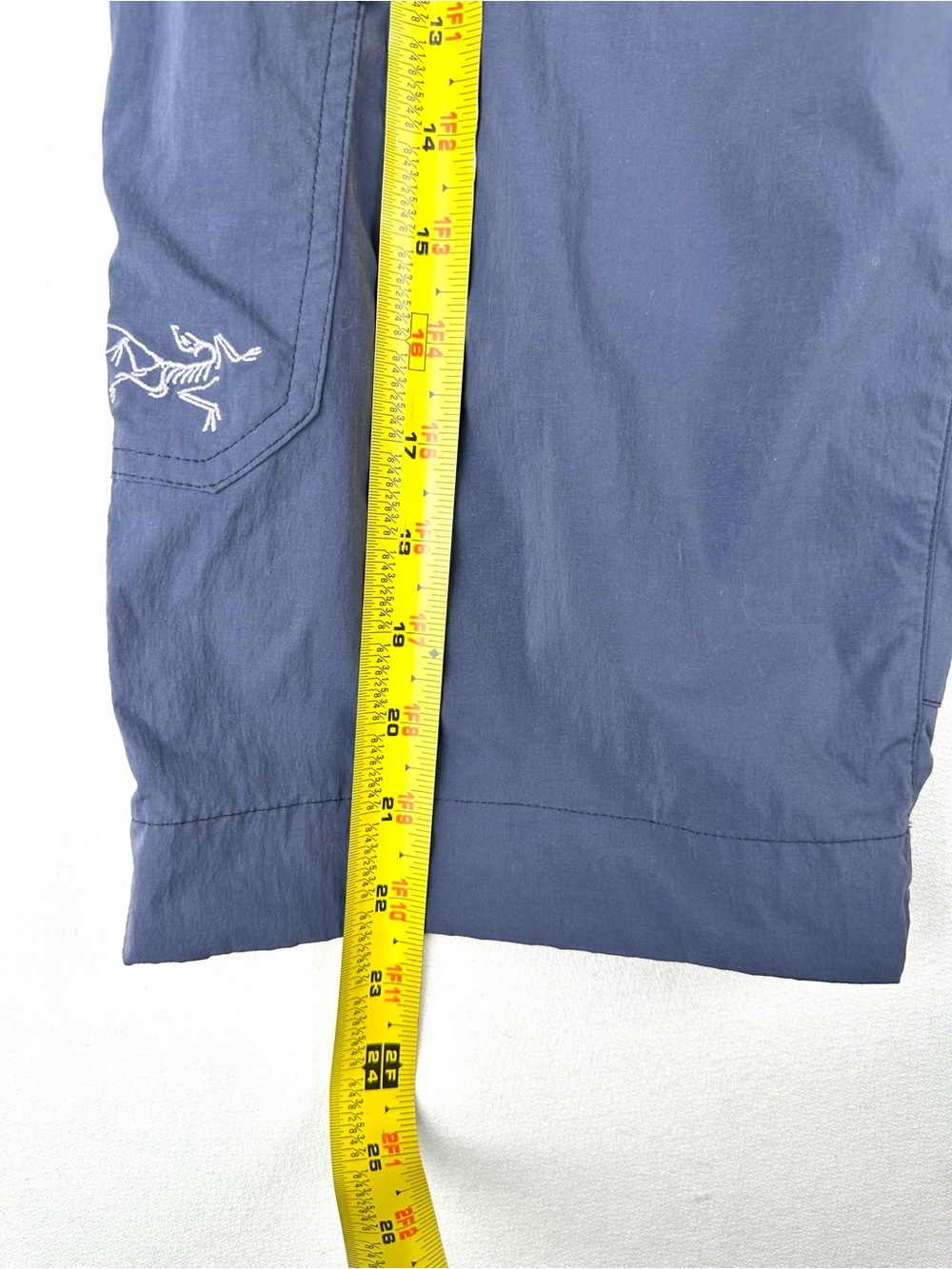 Arc'teryx Hiking Bermuda Cargo Shorts Capris Outdoors Gorpcore - Picture 7 of 8
